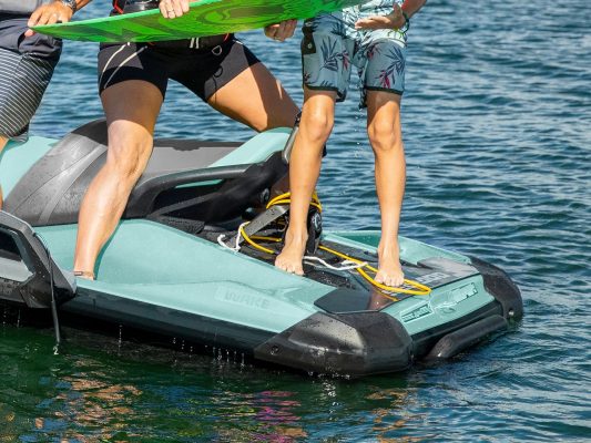 sea-doo 2022-wake-lifestyle-kid-on-rear-platform-BRP Malaysia