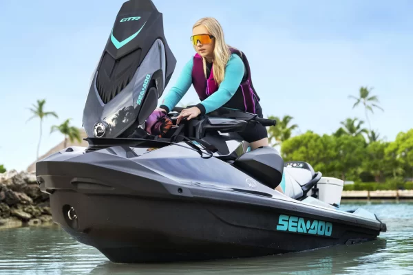 sea-doo-2024-gtr-230-eclipseblack-reefblue-action-BRP Malaysia